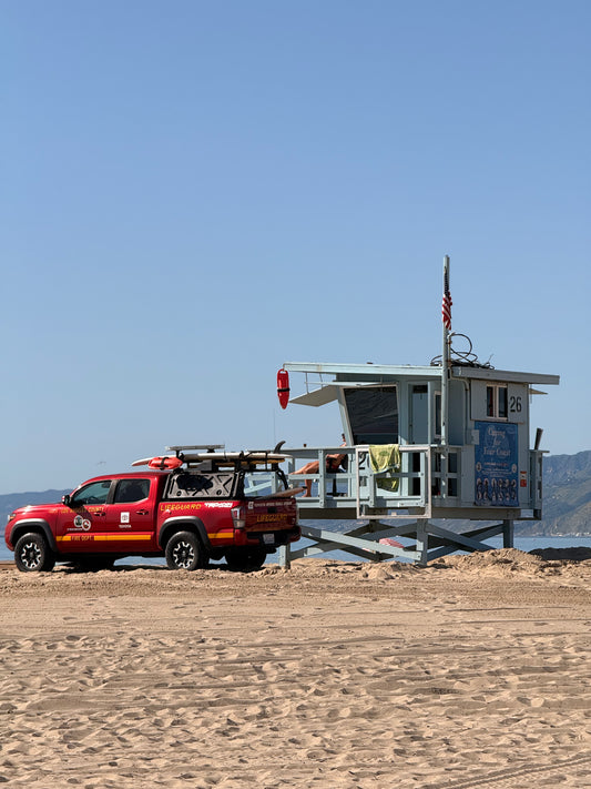 California Lifeguard Tower – Beach Phone Wallpaper